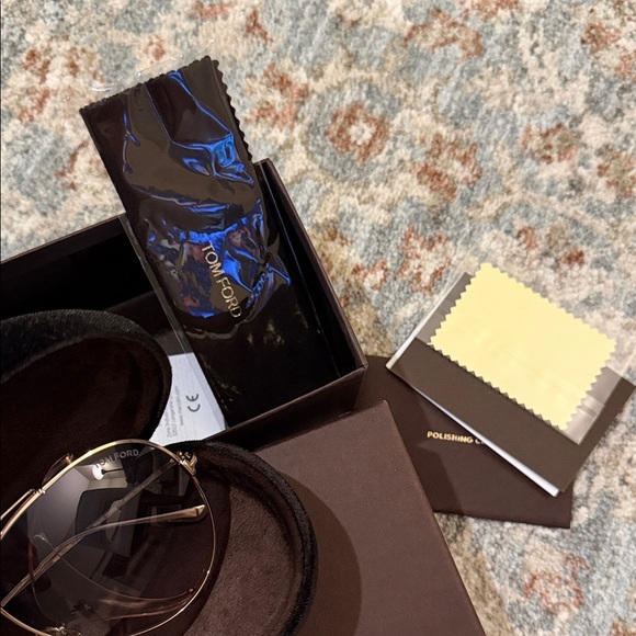 Tom Ford Aviator Sunglasses - Picture 3 of 6